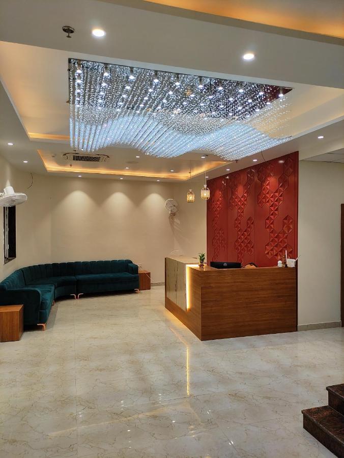 Hotel Satsang Grand Varanasi Exterior photo