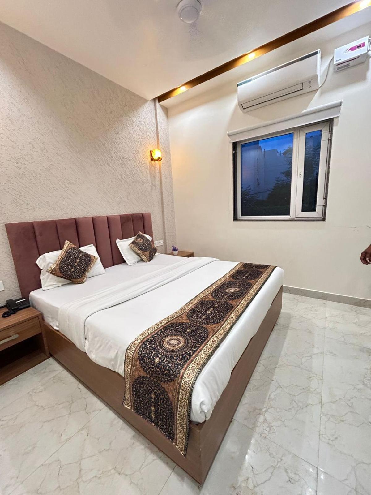 Hotel Satsang Grand Varanasi Exterior photo